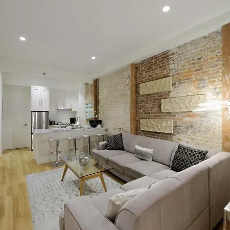 Spacious 2br 2ba With Rooftop Walk To Times Square, June To Aug 90 Days Required Apartment *