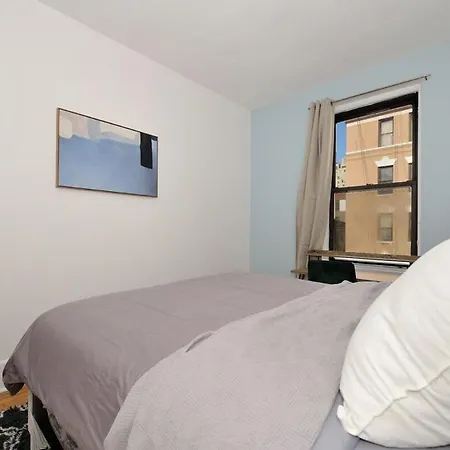 5 Bedroom 2 Bath I Full Floor I Midtown Apartment *