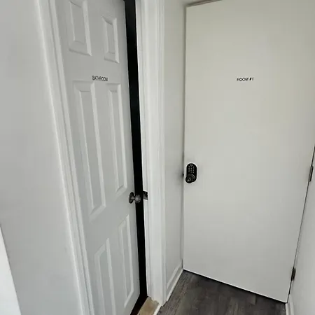 Homestay Modern & Cozy In Queens Near Train Station And Buses New York