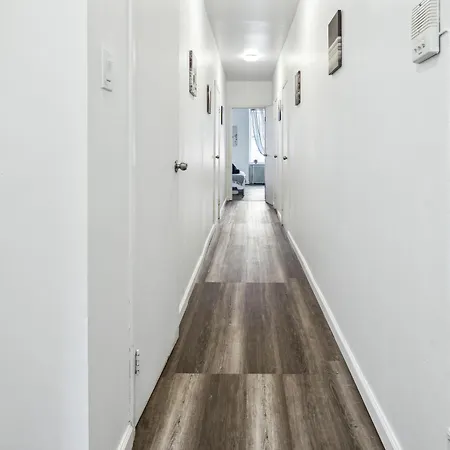 Apartment 3 Bedroom Family In Hells Kitchen *