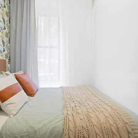 Upscale 2br Apartment *