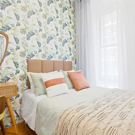 Upscale 2br Apartment New York