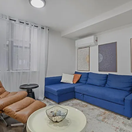 3 Bd Close To Park New York