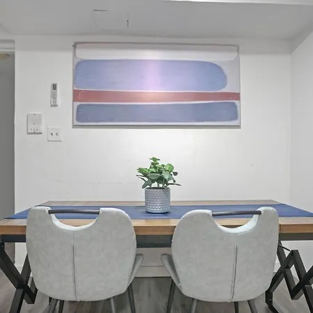 Apartment 3 Bd Close To Park