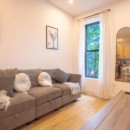 Chic & Modern 3br Retreat In The Heart Of Brooklyn New York