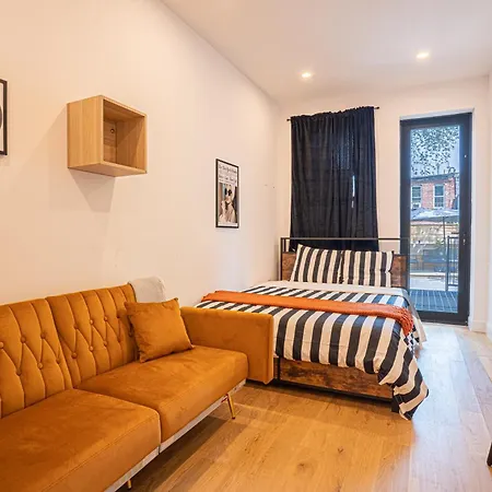 Apartment Modern 2br Basement Brooklyn And Backyard New York
