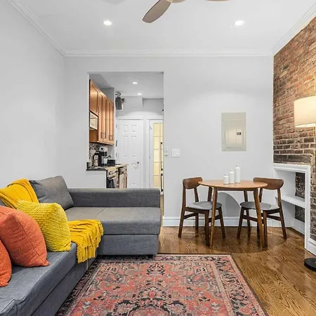 Lower East Side 2br With Private Patio New York