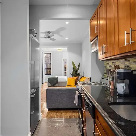 Lower East Side 2br With Private Patio Apartment