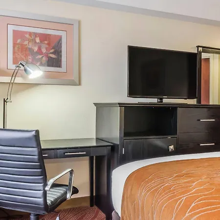 Comfort & Laguardia Airport 4*