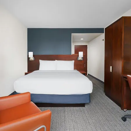 Courtyard By Marriott Manhattan Upper East Side Hotel