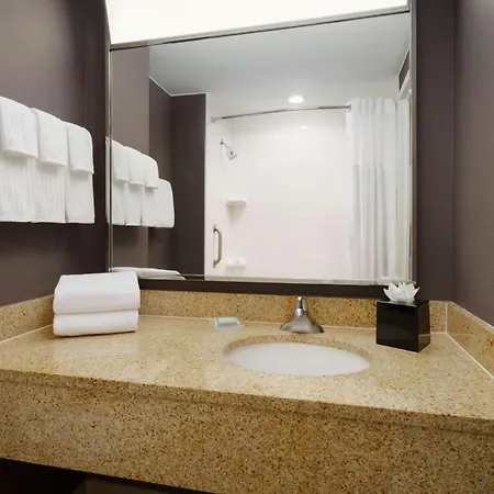 Courtyard By Marriott Manhattan Upper East Side Hotel