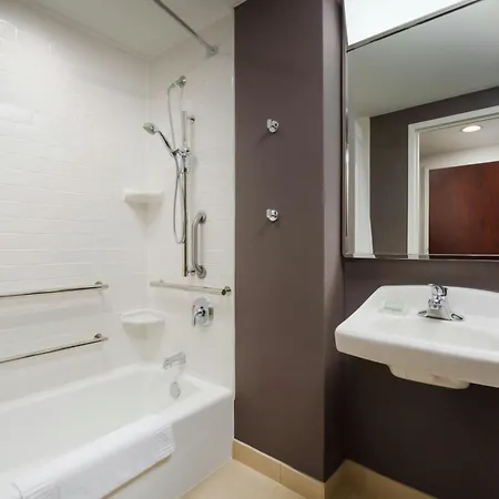 Courtyard By Marriott Manhattan Upper East Side 3*