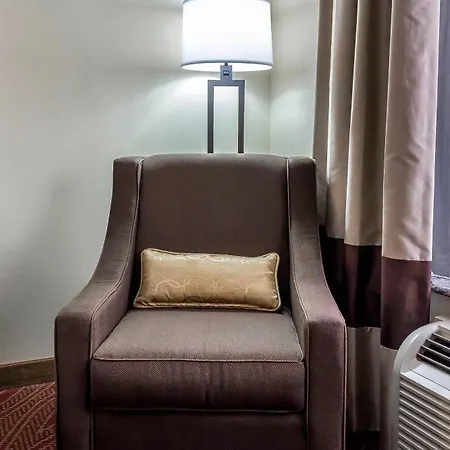 Comfort & Laguardia Airport 4*