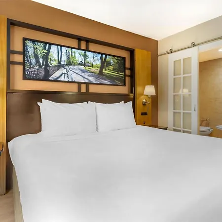 Western Queens Gold Coast 3*