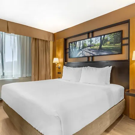 Hotel Western Queens Gold Coast New York