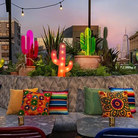 Hotel Moxy Nyc East Village 3*
