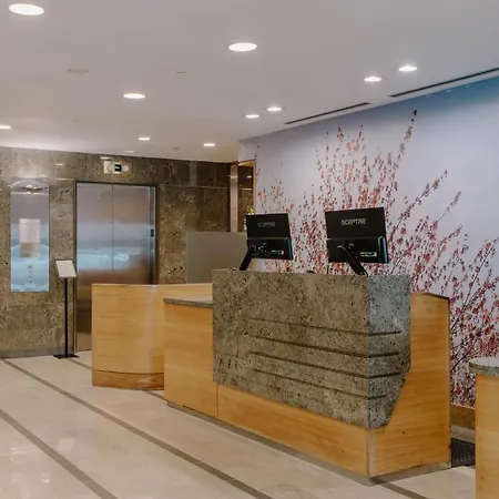 World Center Hotel