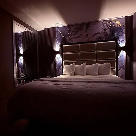 Hotel Umbrella Bronx *
