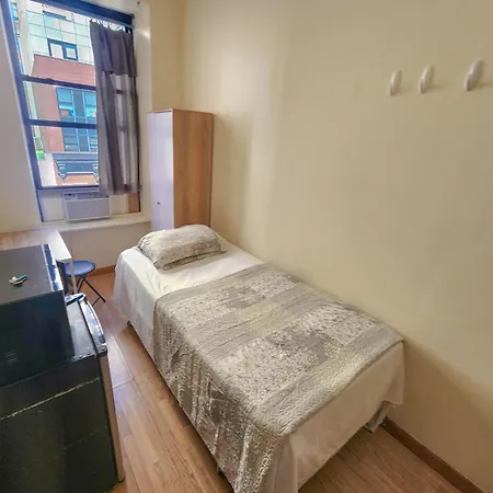 West 30th Street Hostel