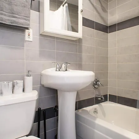 Apartment 69-5d Modern Lower East East 1br Brand New
