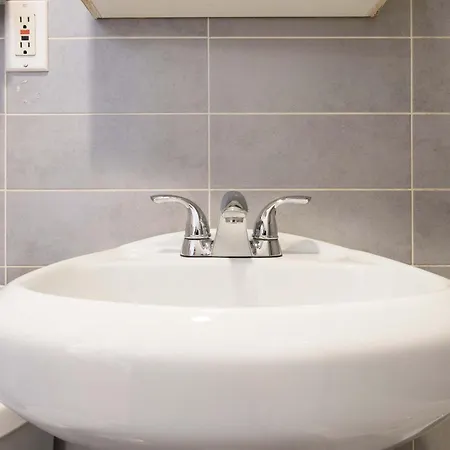 69-5d Modern Lower East East 1br Brand New *