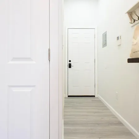 240-14 New Prime Location W&d In Unit New York