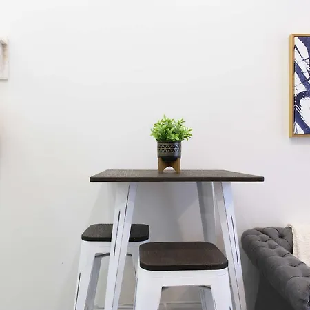 240-14 New Prime Location W&d In Unit * New York