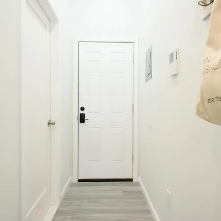 Apartment 240-14 New Prime Location W&d In Unit New York