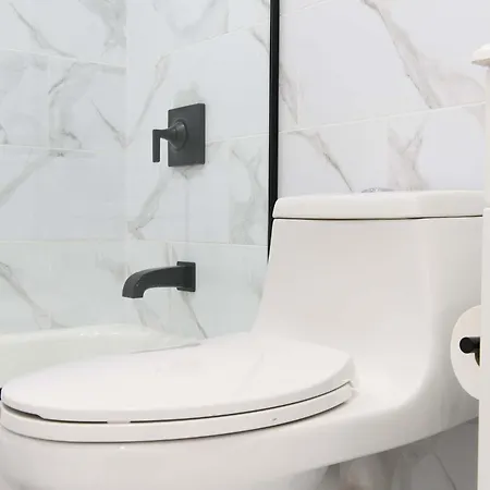240-14 New Prime Location W&d In Unit Apartment *