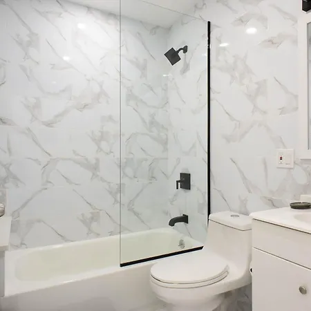 240-14 New Prime Location W&d In Unit * New York