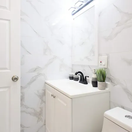 240-9 Luxury Prime Location W&d Apartment