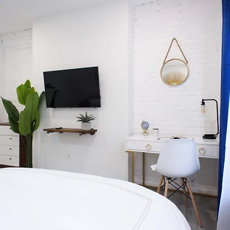 240-12 Brand New Prime Location W&d Apartment