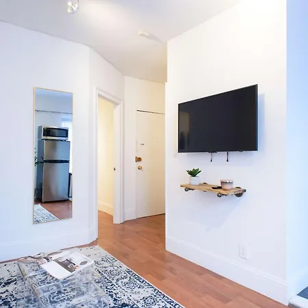 69-5d Modern Lower East East 1br Brand New