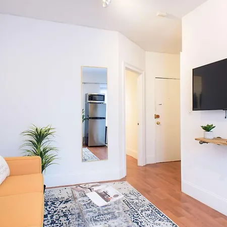 69-5d Modern Lower East East 1br Brand New