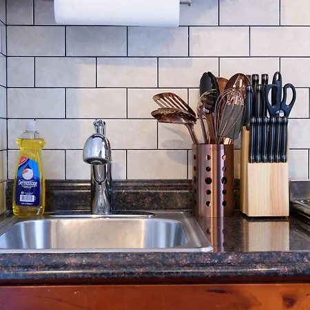 Apartment 69-5d Modern Lower East East 1br Brand New