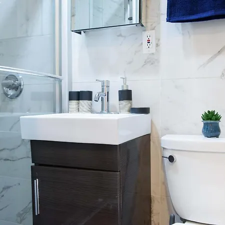 Apartment 69-4a Quality New Prime Lower East East 1br *