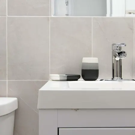 Apartment 1567-1a New 2br Prime Upper East W&d