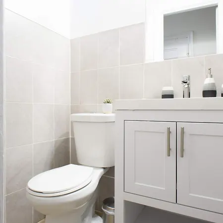 Apartment 1567-1a New 2br Prime Upper East W&d