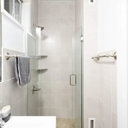 1567-1a New 2br Prime Upper East W&d