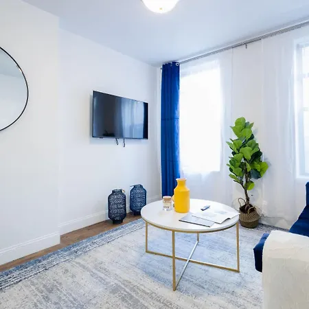 1435-2 3 Bedrooms 2bath W D Ues