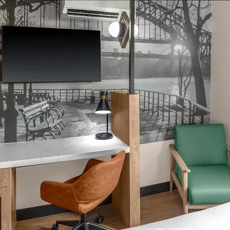 Hotel Voco Astoria By Ihg 3*