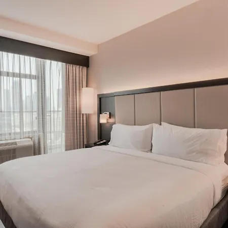 Express Long Island E - By Ihg New York