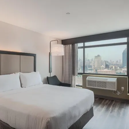 Express Long Island E - By Ihg Hotel New York