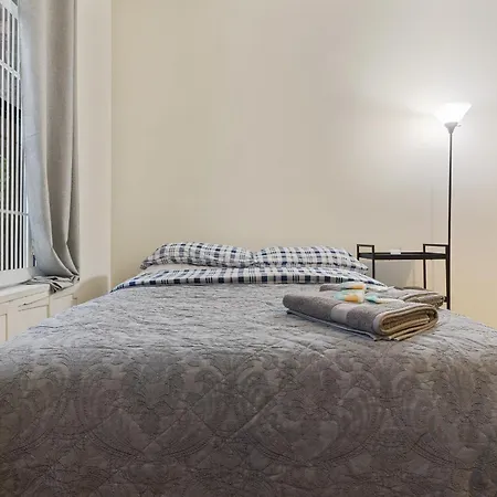 Park Side Living, Get Cozy Apartment *