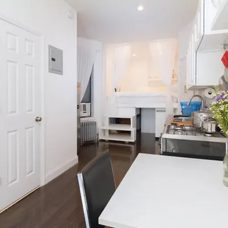 East Village Sanctuary Apartment *