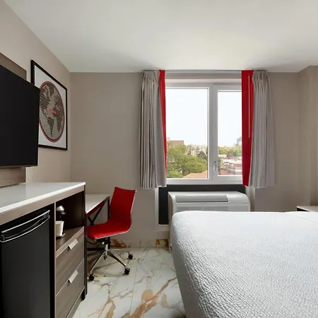 Hotel Ramada By Wyndham Brooklyn Empire Blvd 2*