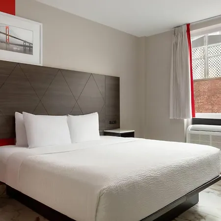 Ramada By Wyndham Brooklyn Empire Blvd 2*