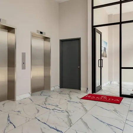 Hotel Ramada By Wyndham Brooklyn Empire Blvd 2*