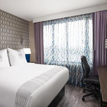 Hotel Glo Western Bronx Nyc