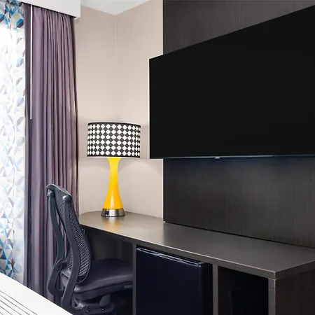 Hotel Glo Western Bronx Nyc New York